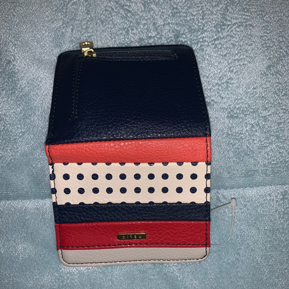 Relic Snap Wallet